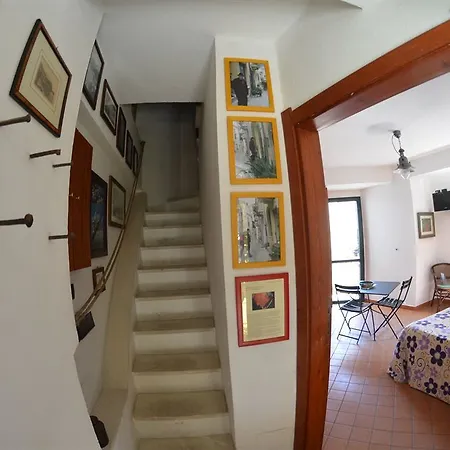 Le Piccole Grotte Bed & Breakfast