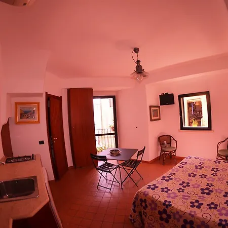 Le Piccole Grotte Bed & Breakfast 2*