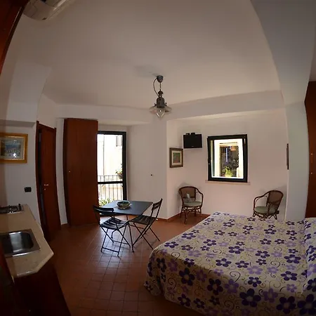 Le Piccole Grotte Scilla
