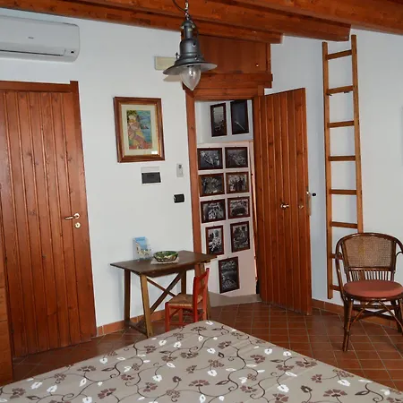 Bed & Breakfast Le Piccole Grotte 2*