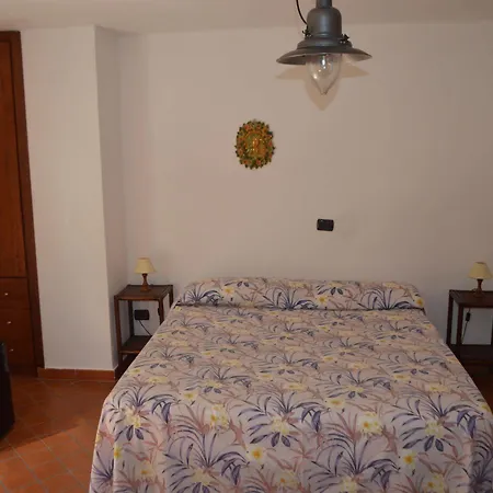 Bed & Breakfast Le Piccole Grotte 2*